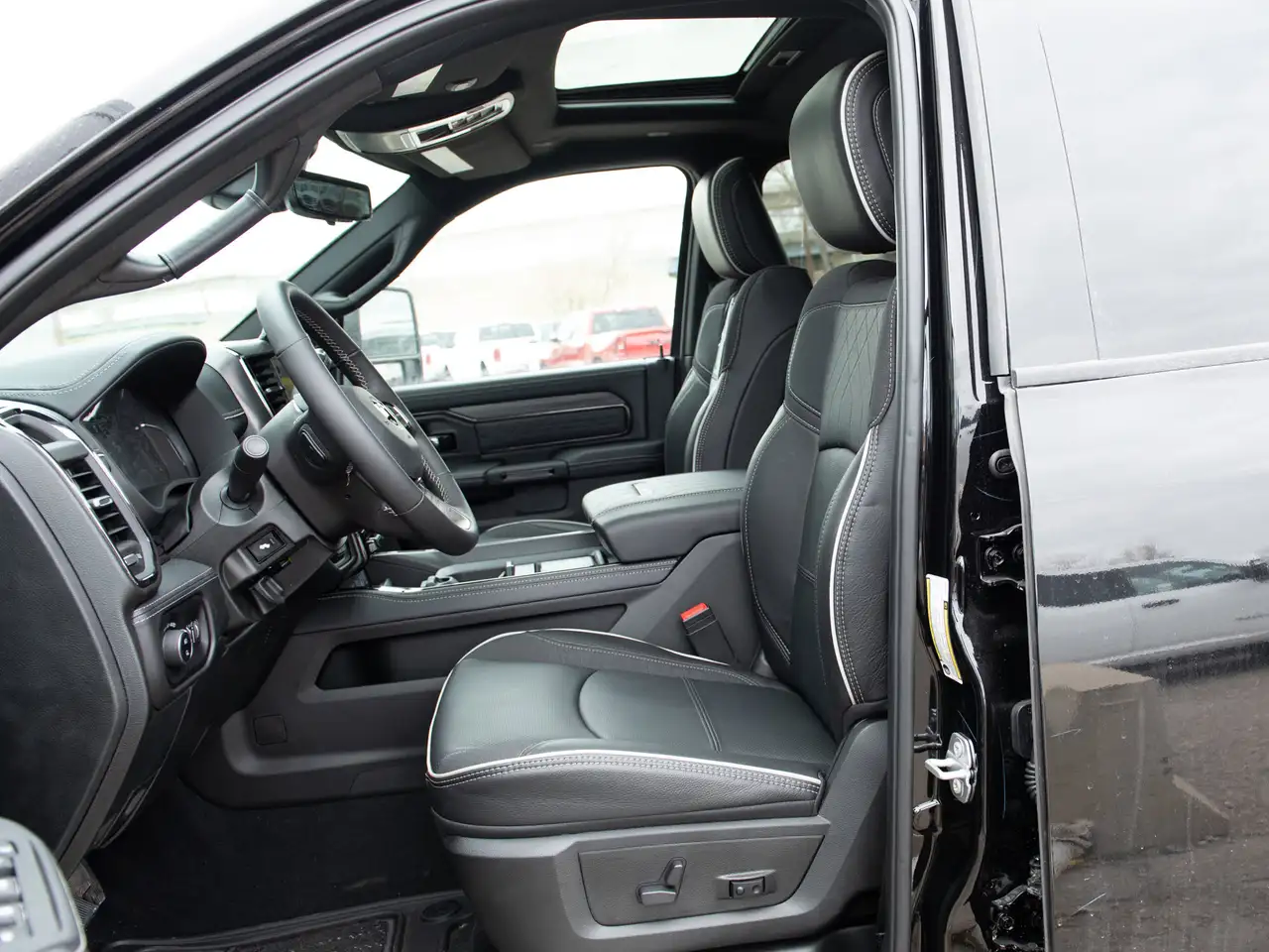 RAM 3500 снимка RAM 3500