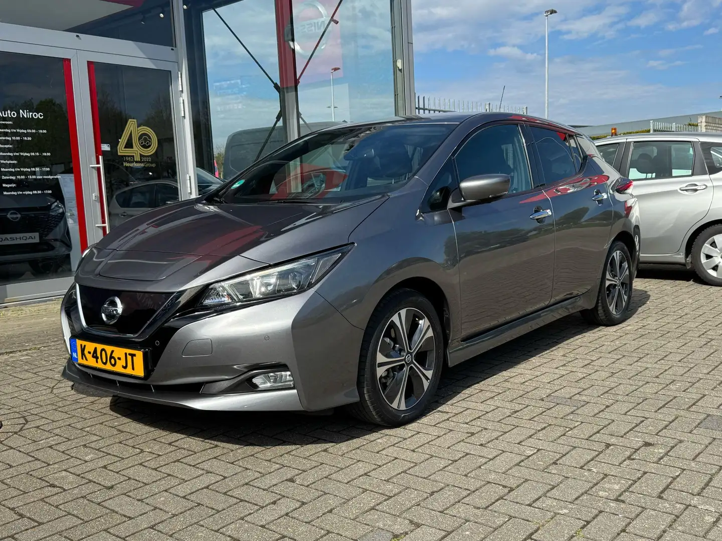 Nissan Leaf N-Connecta 40 kWh | 1E EIGENAAR | NL-AUTO | 360° C Grijs - 2