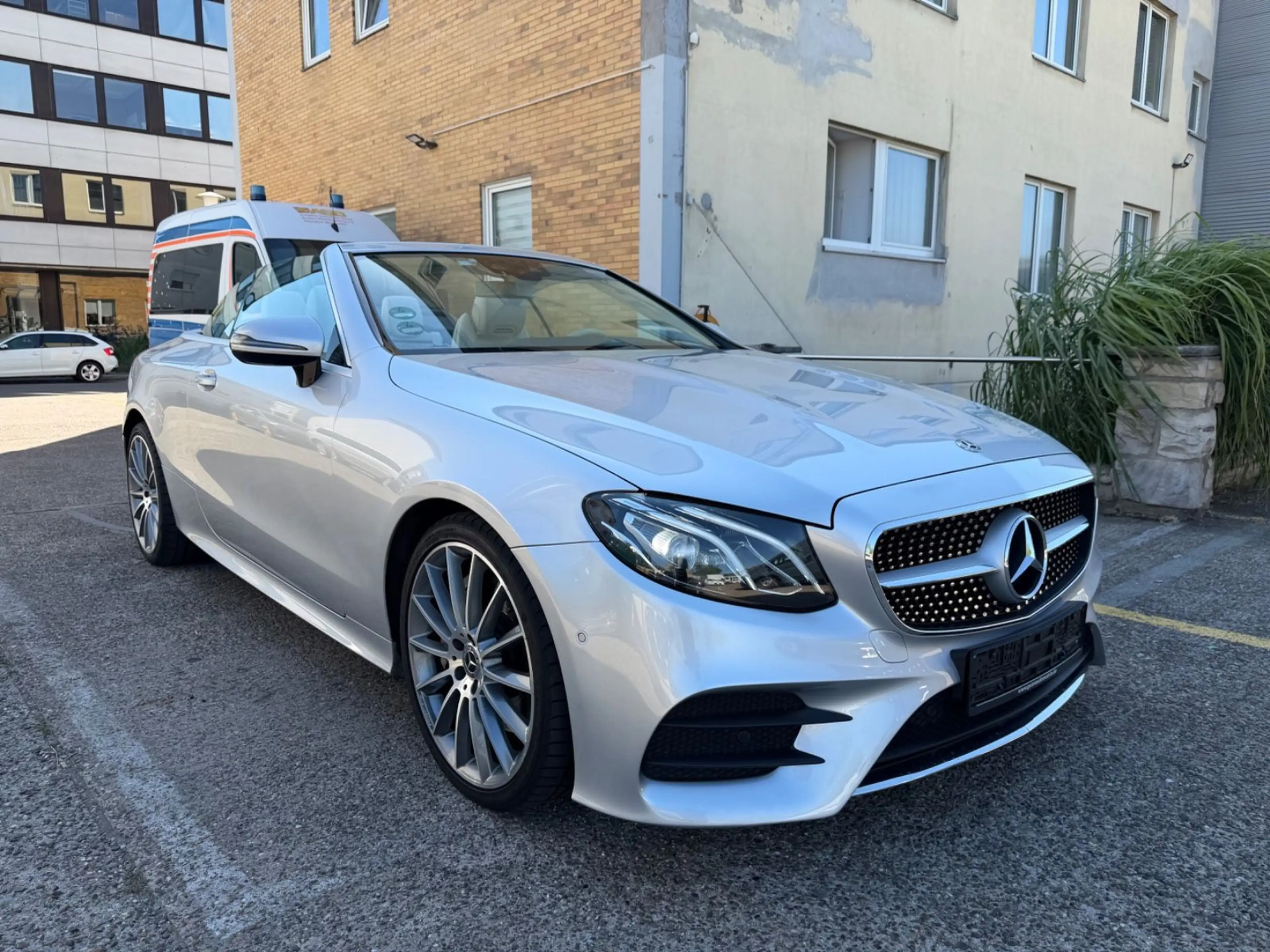 Mercedes-Benz E 350 Cabrio E 350 d 4Matic/AMG PACKET/HEAD UP/ — photo 3