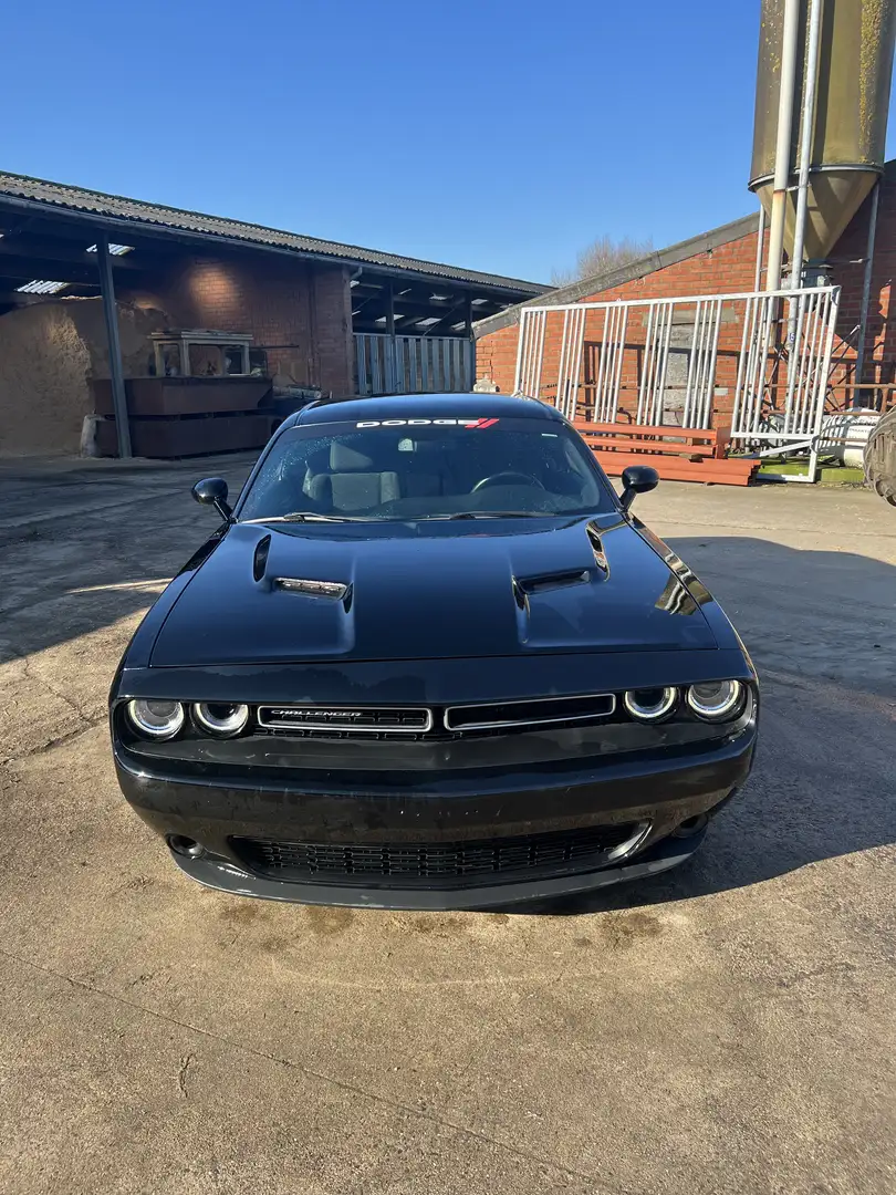 Dodge Challenger - 1