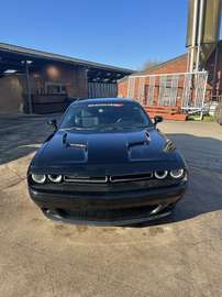 Hij moet weg, doe een bod