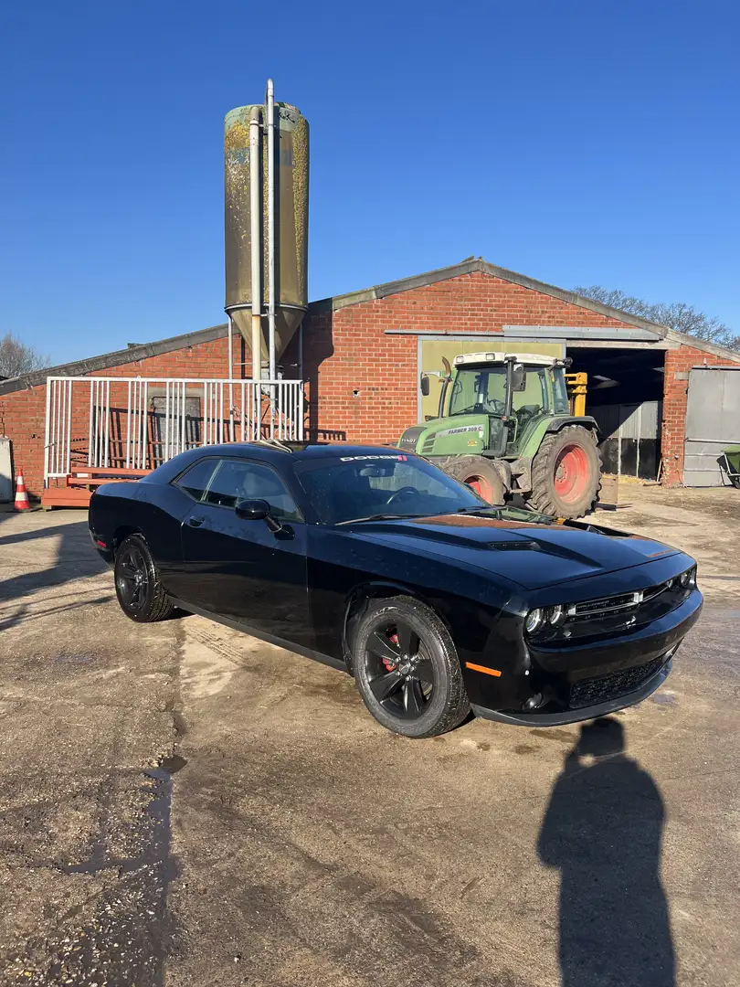 Dodge Challenger - 2