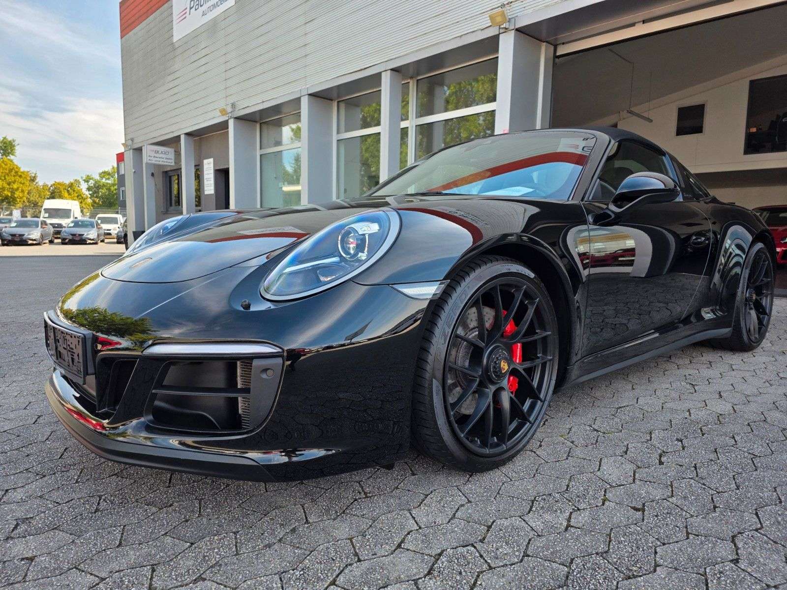 Second hand Porsche 911 