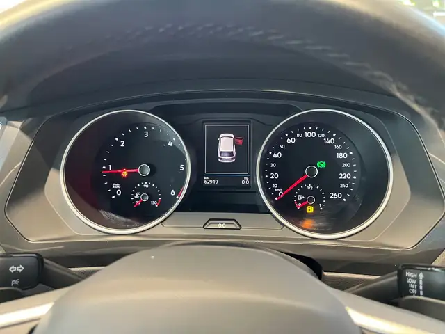 Volkswagen Tiguan view 12