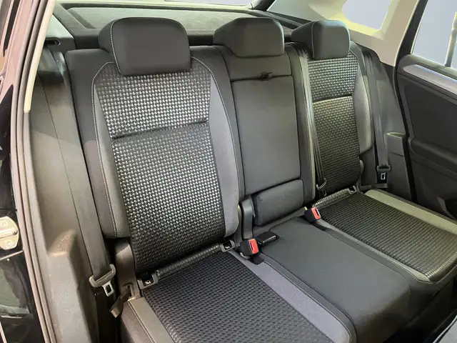 Volkswagen Tiguan view 11