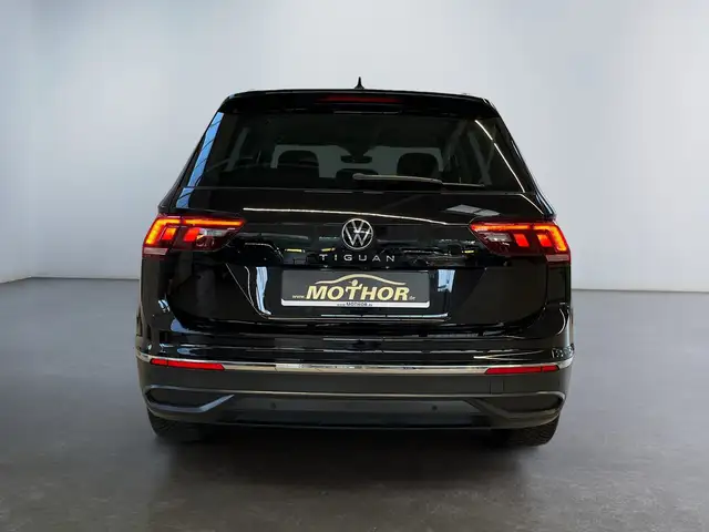 Volkswagen Tiguan view 5