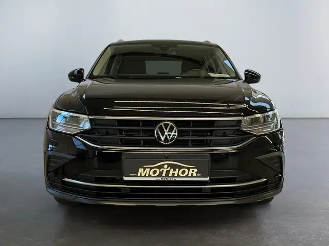 Volkswagen Tiguan view 6