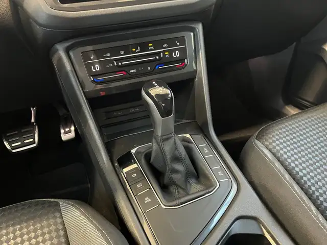 Volkswagen Tiguan view 9