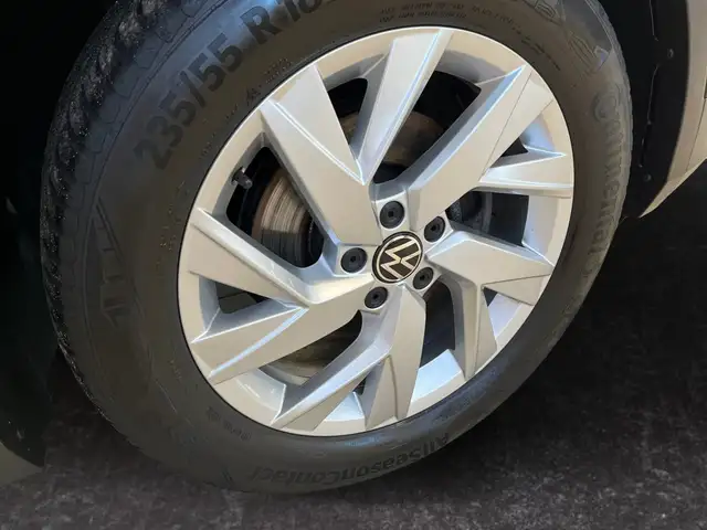 Volkswagen Tiguan view 15