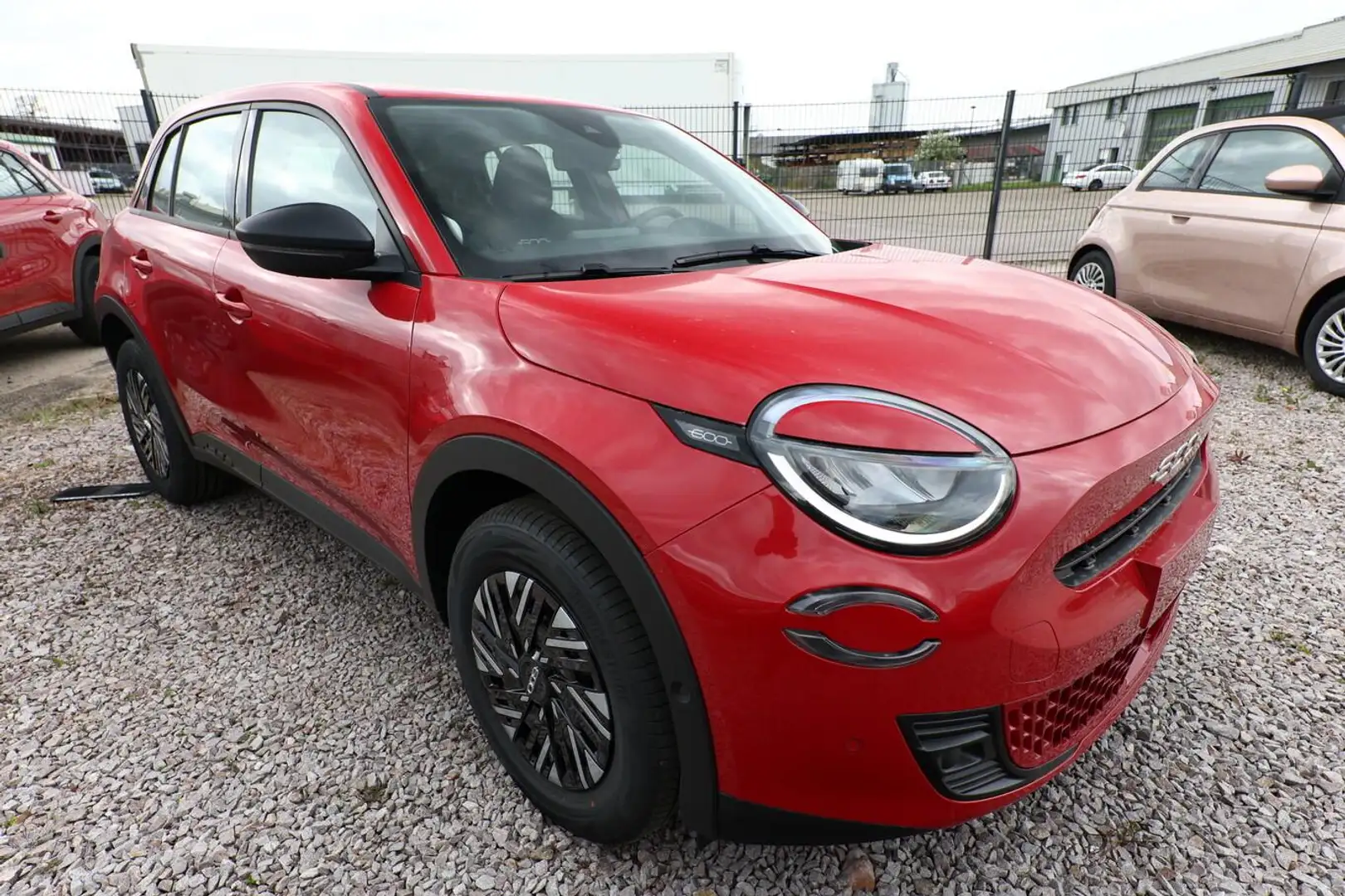 Fiat 600 MHEV 110 DCT LED Kam Keyl Klimaaut CarP PDC 81 ... Rot - 1