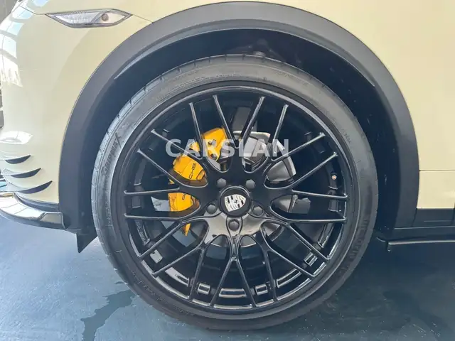 Porsche Cayenne view 20