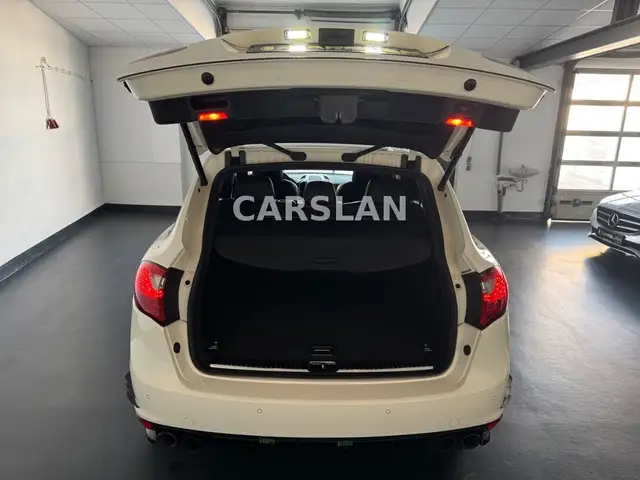 Porsche Cayenne view 18