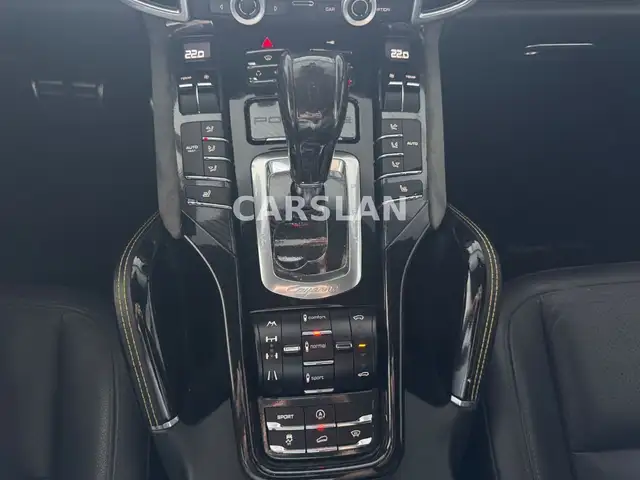 Porsche Cayenne view 30