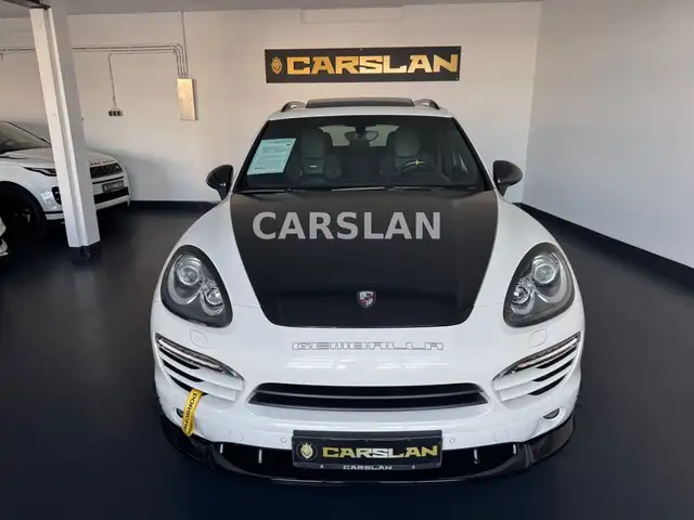 Porsche Cayenne view 3