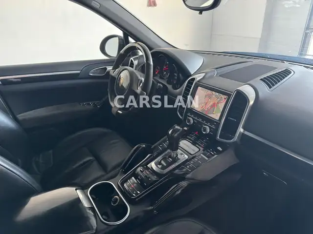 Porsche Cayenne view 24