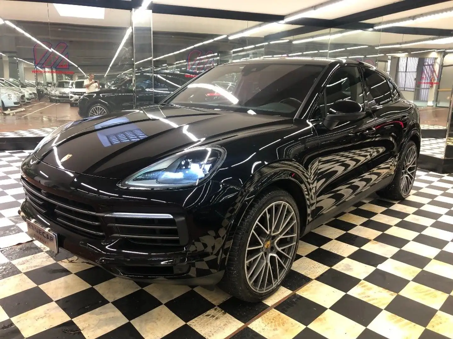 Porsche Cayenne Coupé 3.0 V6 Platinum Edition Zwart - 1