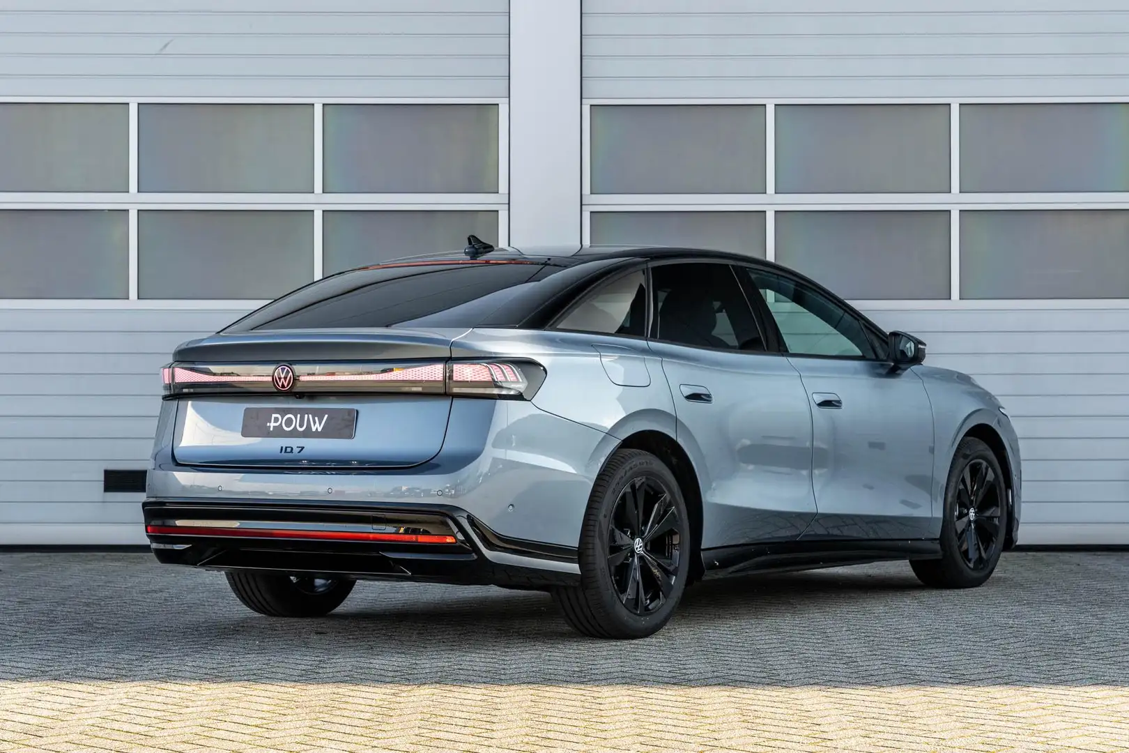 Volkswagen ID.7 286pk Pro Business 77 kWh | Trekhaak Wegklapbaar | Blau - 2