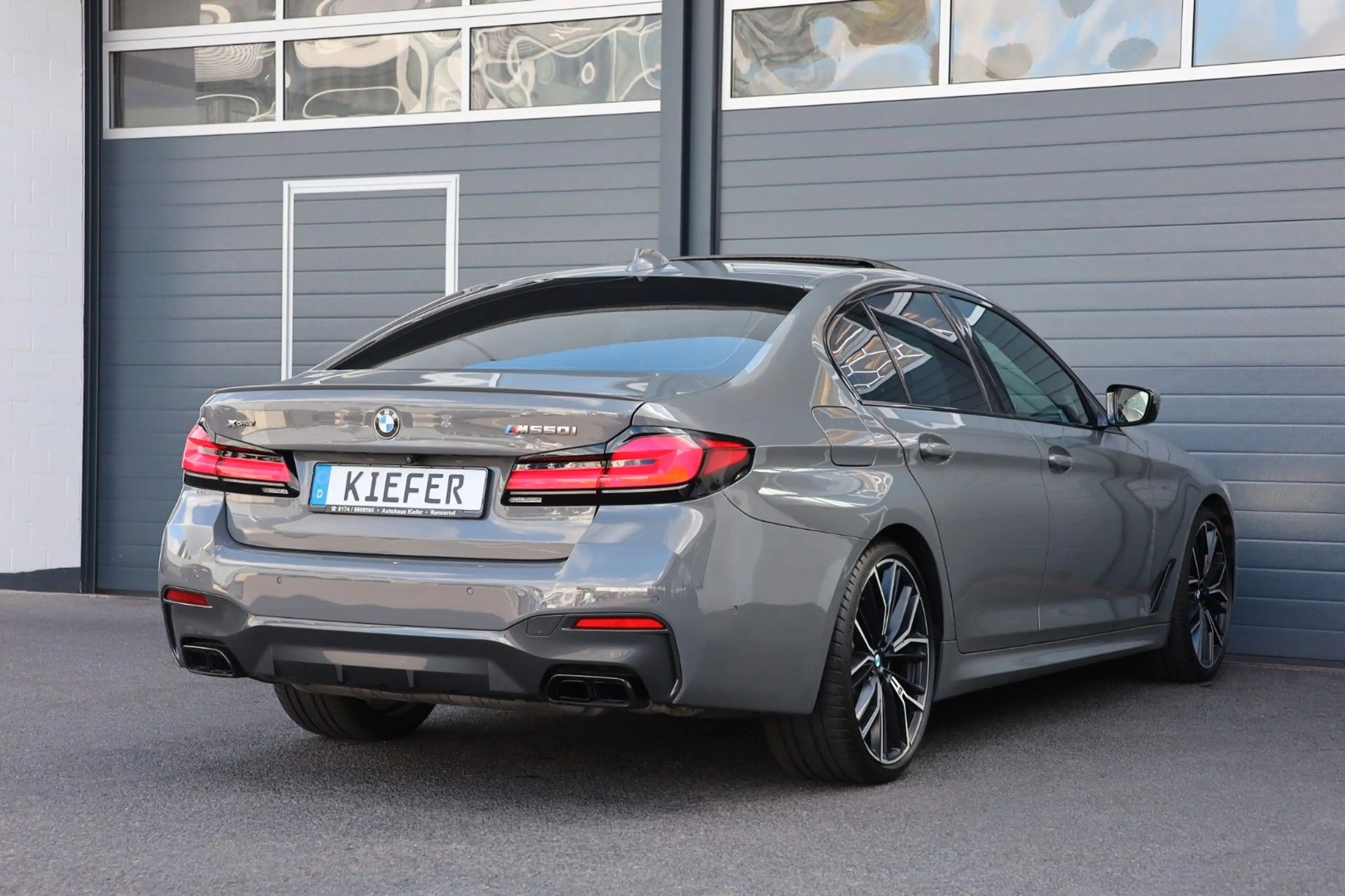 BMW 550 i xDrive/H&K/SHZ/SBL/CarPlay/TOTW/KAMERA/R20 — photo 8