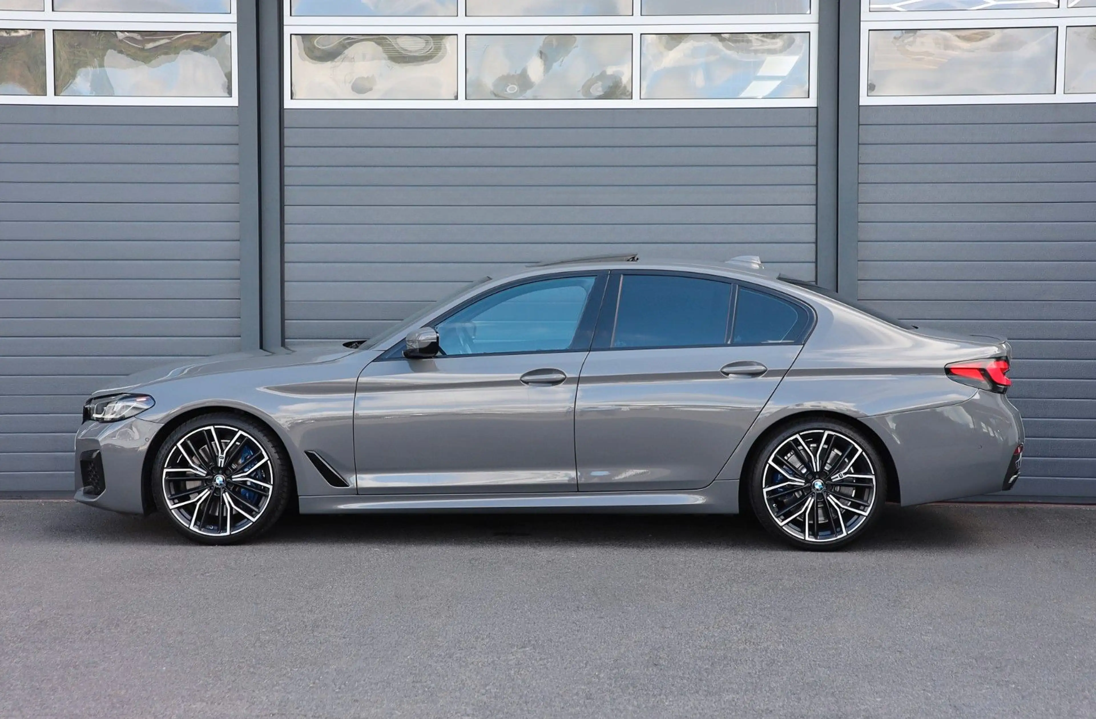 BMW 550 i xDrive/H&K/SHZ/SBL/CarPlay/TOTW/KAMERA/R20 — photo 5