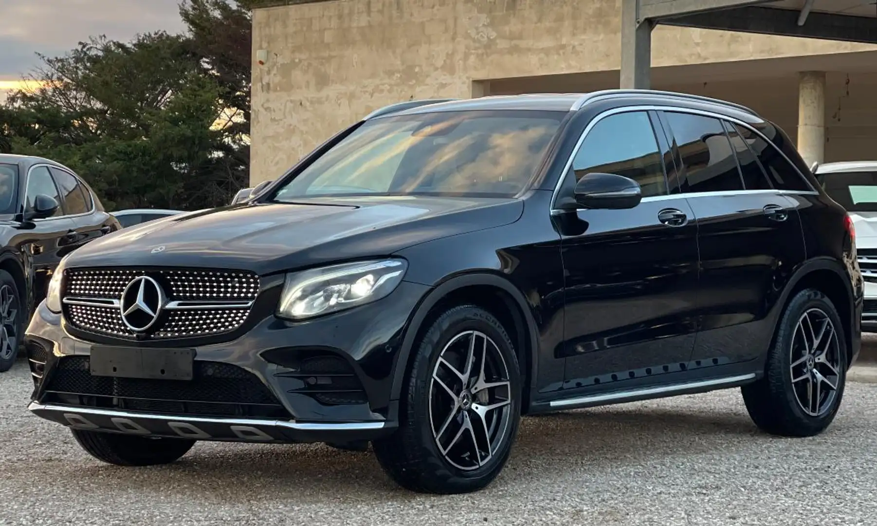 Mercedes-Benz GLC 250 d 4Matic Premium Zwart - 2