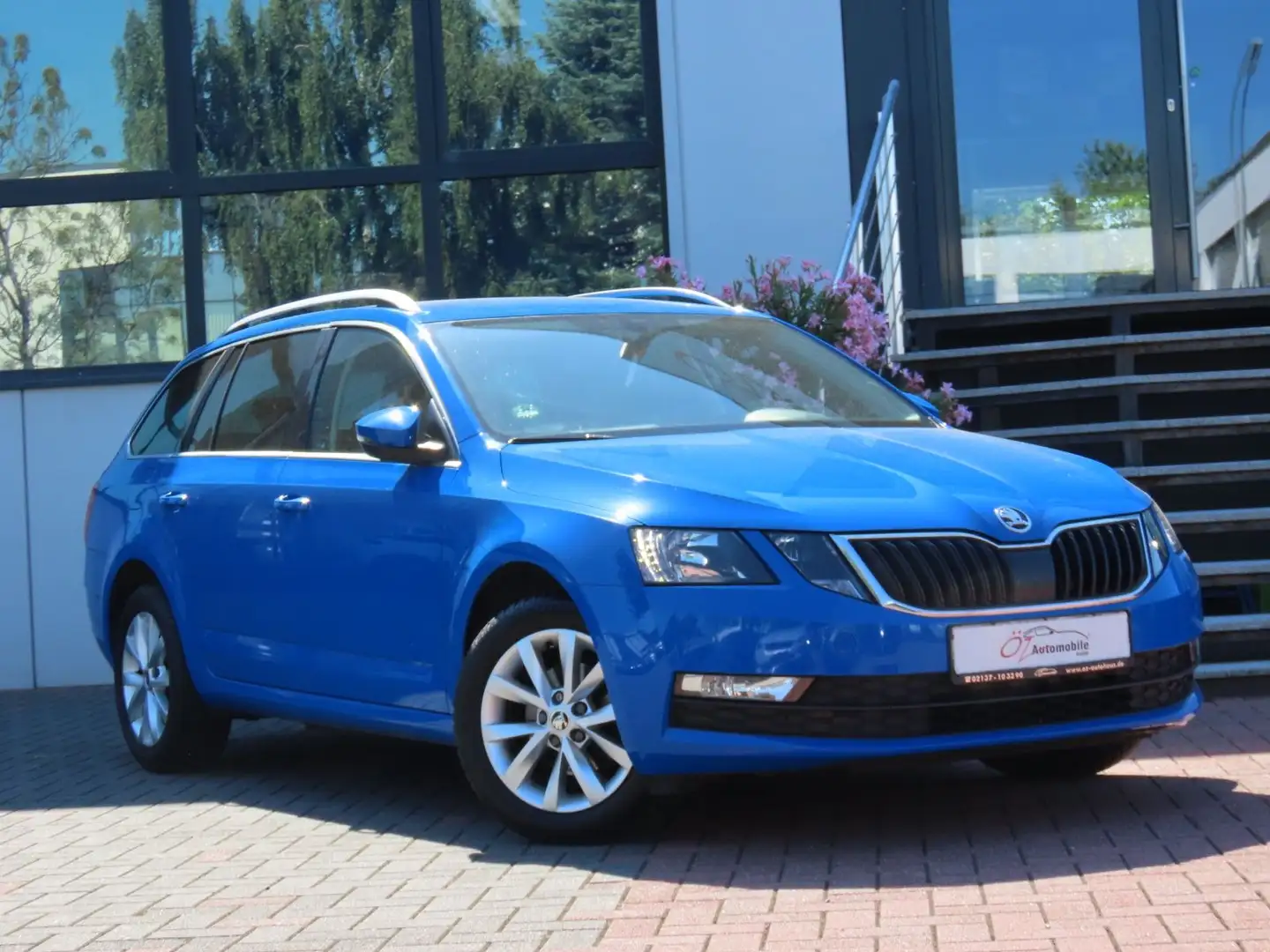 Skoda Octavia 1.6 TDI Ambition Sitzheizung Navigation Blue - 1