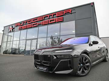 M70 xDrive Executive Lounge* Theatre Screen*