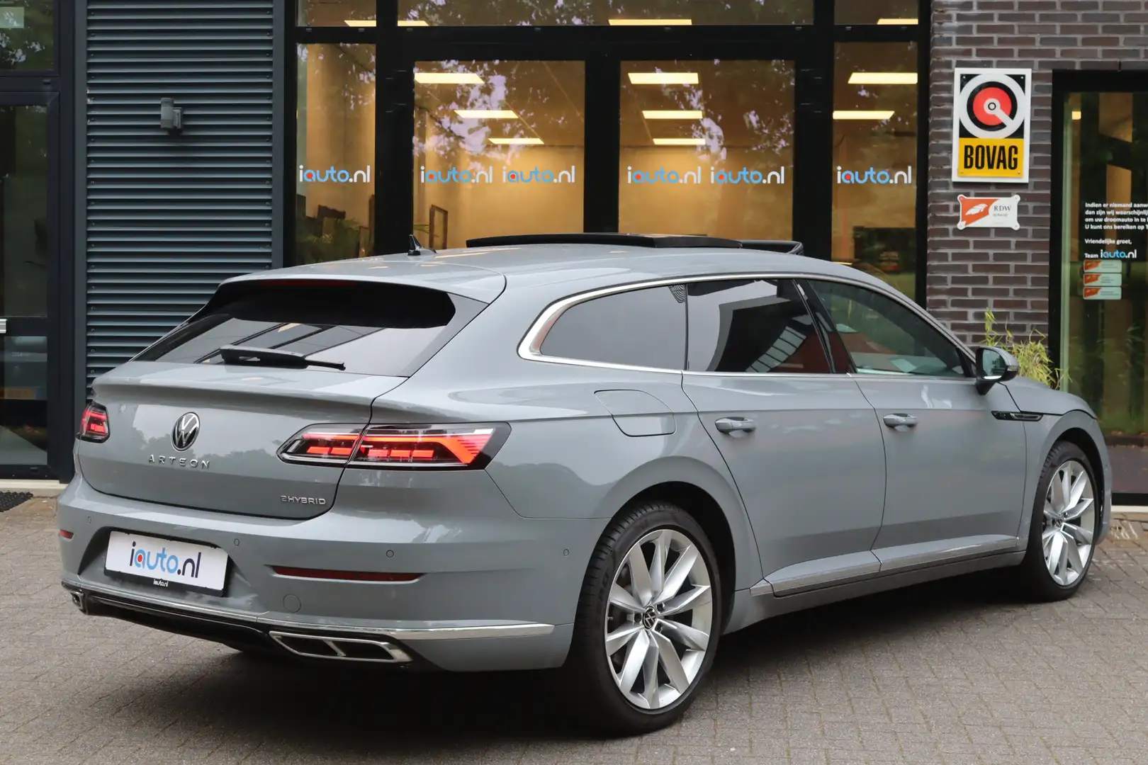 Volkswagen Arteon Shooting Brake 1.4 TSI eHybrid R-Line Pano/IQ.Ligh Grijs - 2