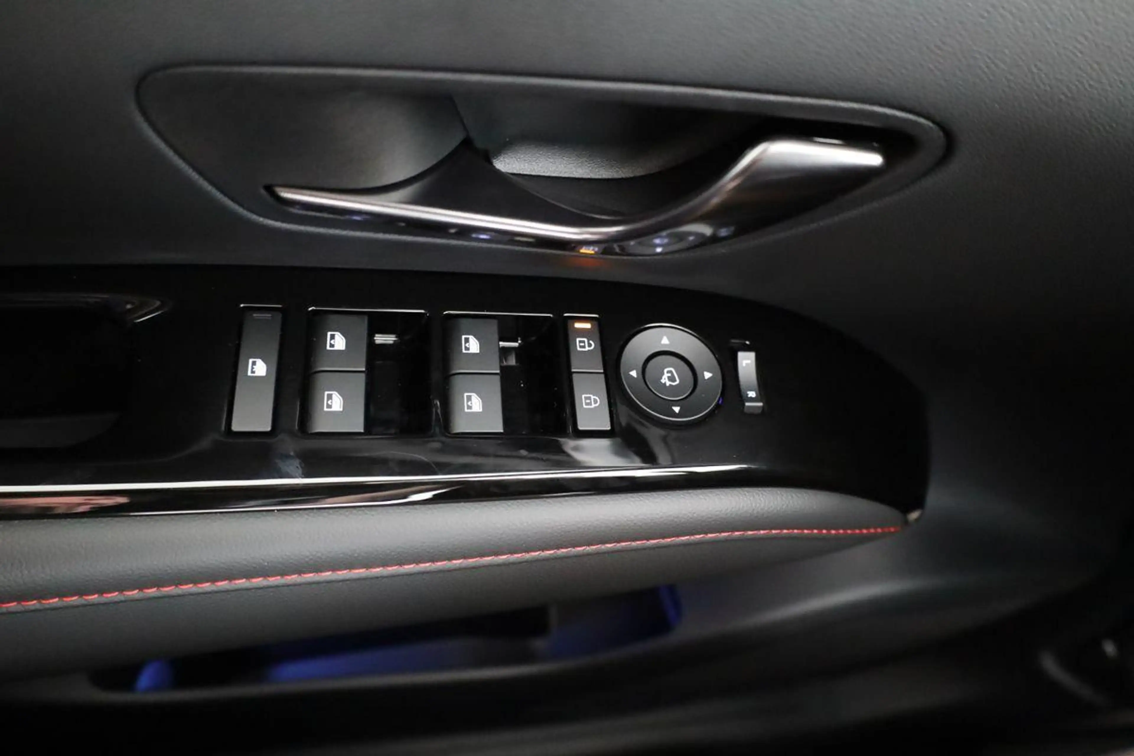 Hyundai TUCSON 1.6 T-GDI DCT 4WD N-LINE, AHK, el. Klappe, Teil... — photo 7