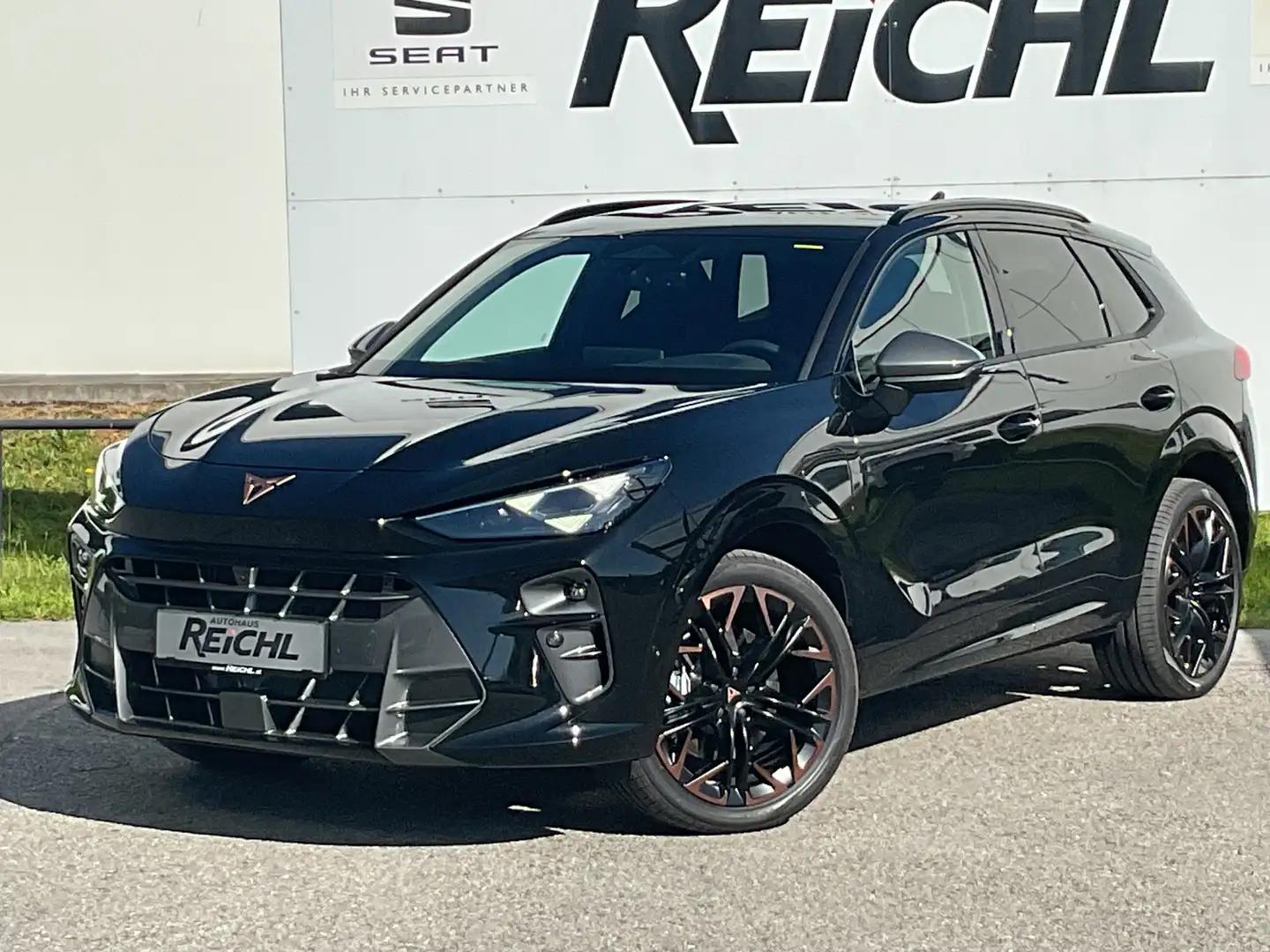 CUPRA Terramar 1,5 e-Hybrid 150 kW Schwarz - 2