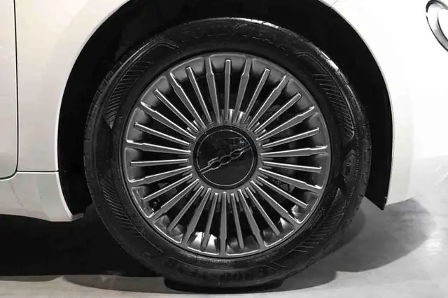 Fiat 500 view 5