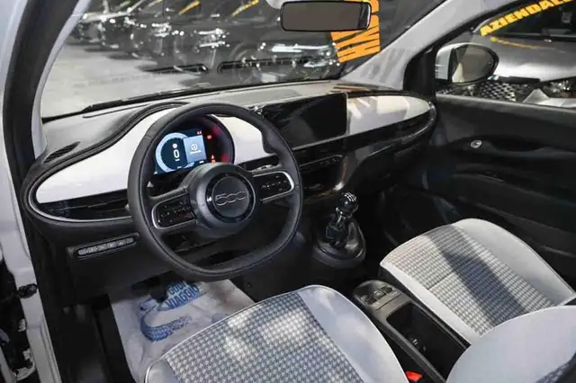 Fiat 500 view 7