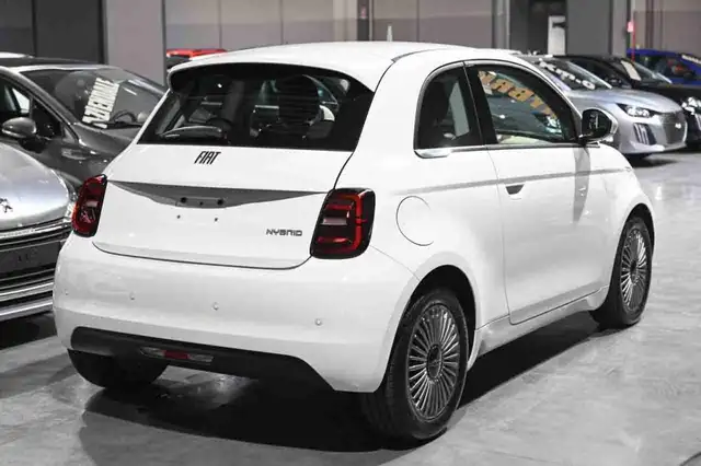 Fiat 500 view 3