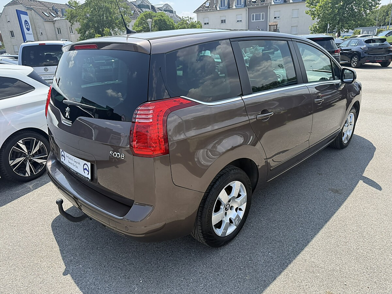 Peugeot 5008 1,6 BlueHDi 120 S&S Business Line — photo 8