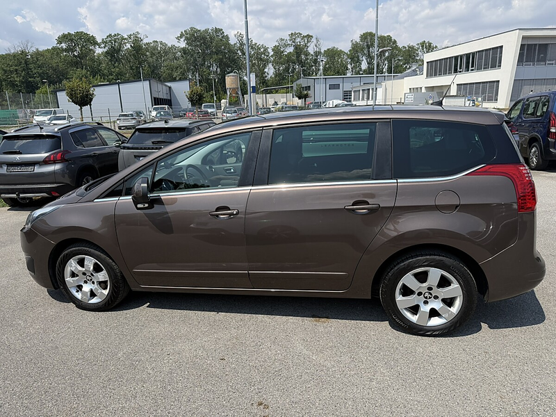 Peugeot 5008 1,6 BlueHDi 120 S&S Business Line — photo 3