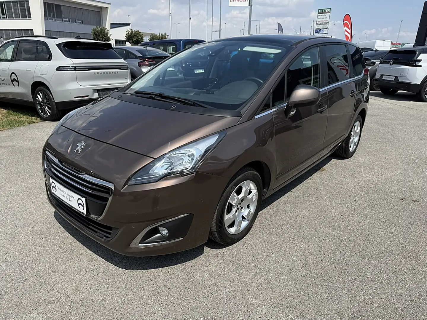 Peugeot 5008 1,6 BlueHDi 120 S&S Business Line Braun - 2