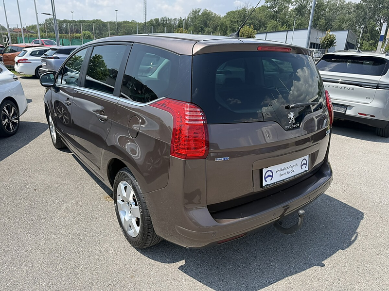 Peugeot 5008 1,6 BlueHDi 120 S&S Business Line — photo 5