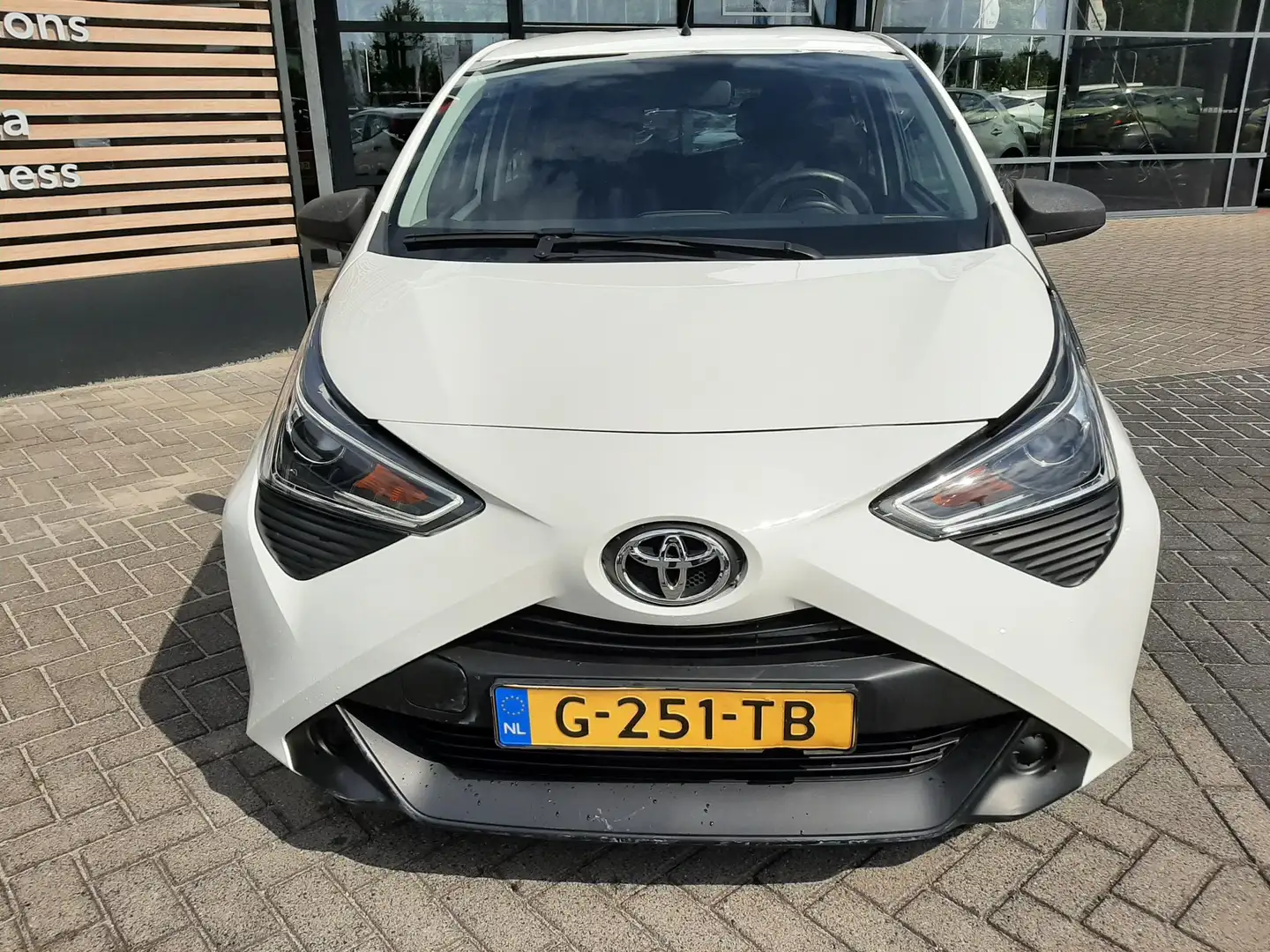 Toyota Aygo X X-FUN 5-DEURS AIRCO BLUETOOTH EL-RAMEN Белый - 2