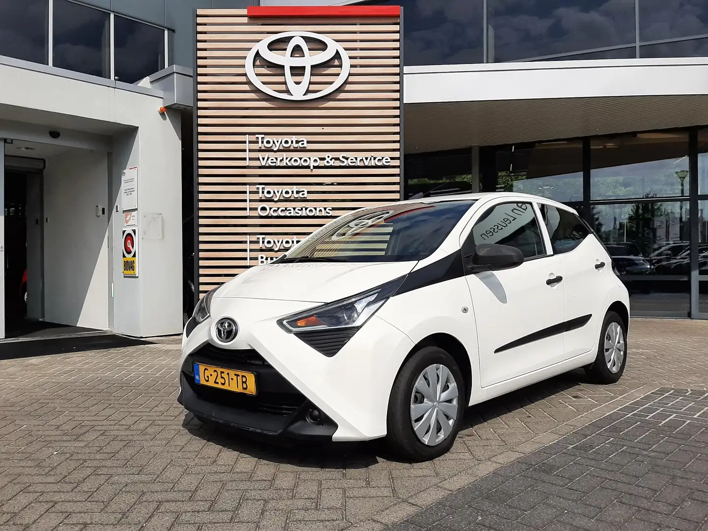 Toyota Aygo X X-FUN 5-DEURS AIRCO BLUETOOTH EL-RAMEN Белый - 1