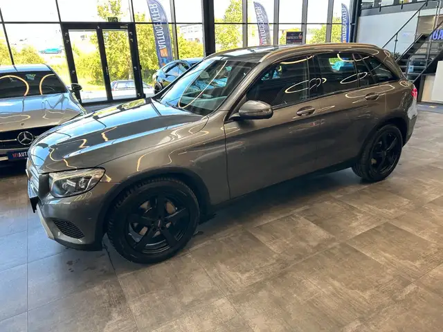 Mercedes-Benz GLC view 23