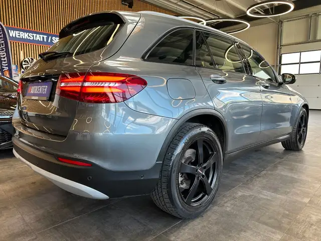 Mercedes-Benz GLC view 17