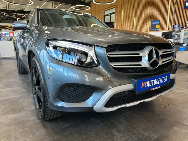 Mercedes-Benz GLC view 3