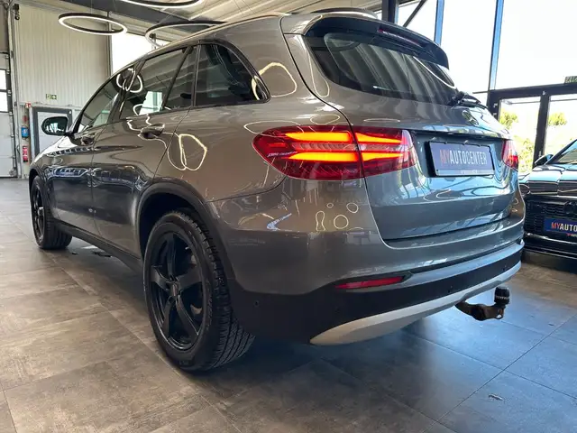 Mercedes-Benz GLC view 6