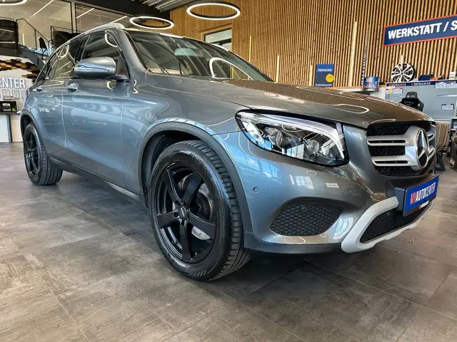 Mercedes-Benz GLC view 18