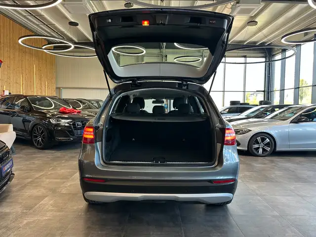 Mercedes-Benz GLC view 27