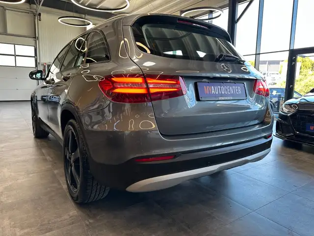 Mercedes-Benz GLC view 5