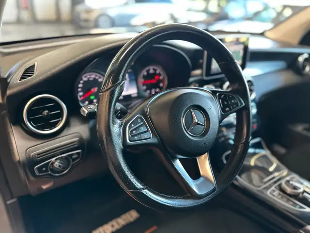 Mercedes-Benz GLC view 12