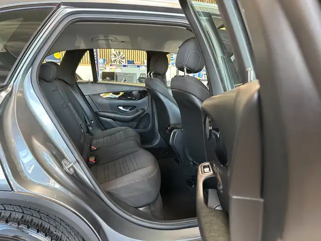Mercedes-Benz GLC view 29