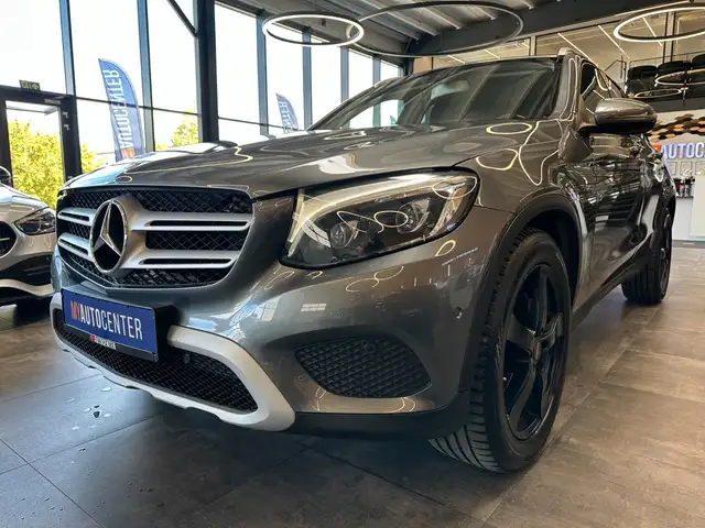 Mercedes-Benz GLC view 4
