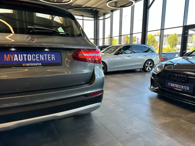 Mercedes-Benz GLC view 26
