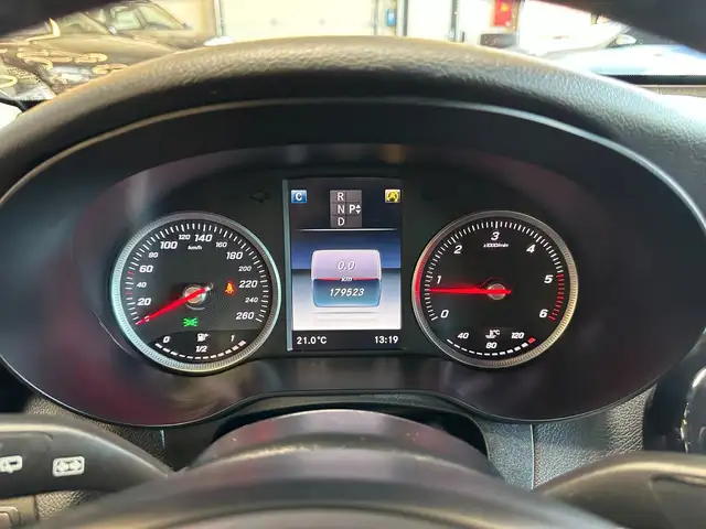 Mercedes-Benz GLC view 14